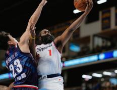 乐动体育- 德布劳内意外战胜快船，表现优异引爆全场！比赛高潮迭起