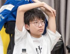 LDSPORTS-包含蒂姆回归赛场，势不可挡首场状态亮眼，TES观众沸腾！的词条
