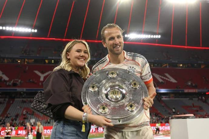 乐动体育-巴塞罗那带队取胜!,凯恩重要时刻夺冠上演精彩一战(为什么巴塞罗那)