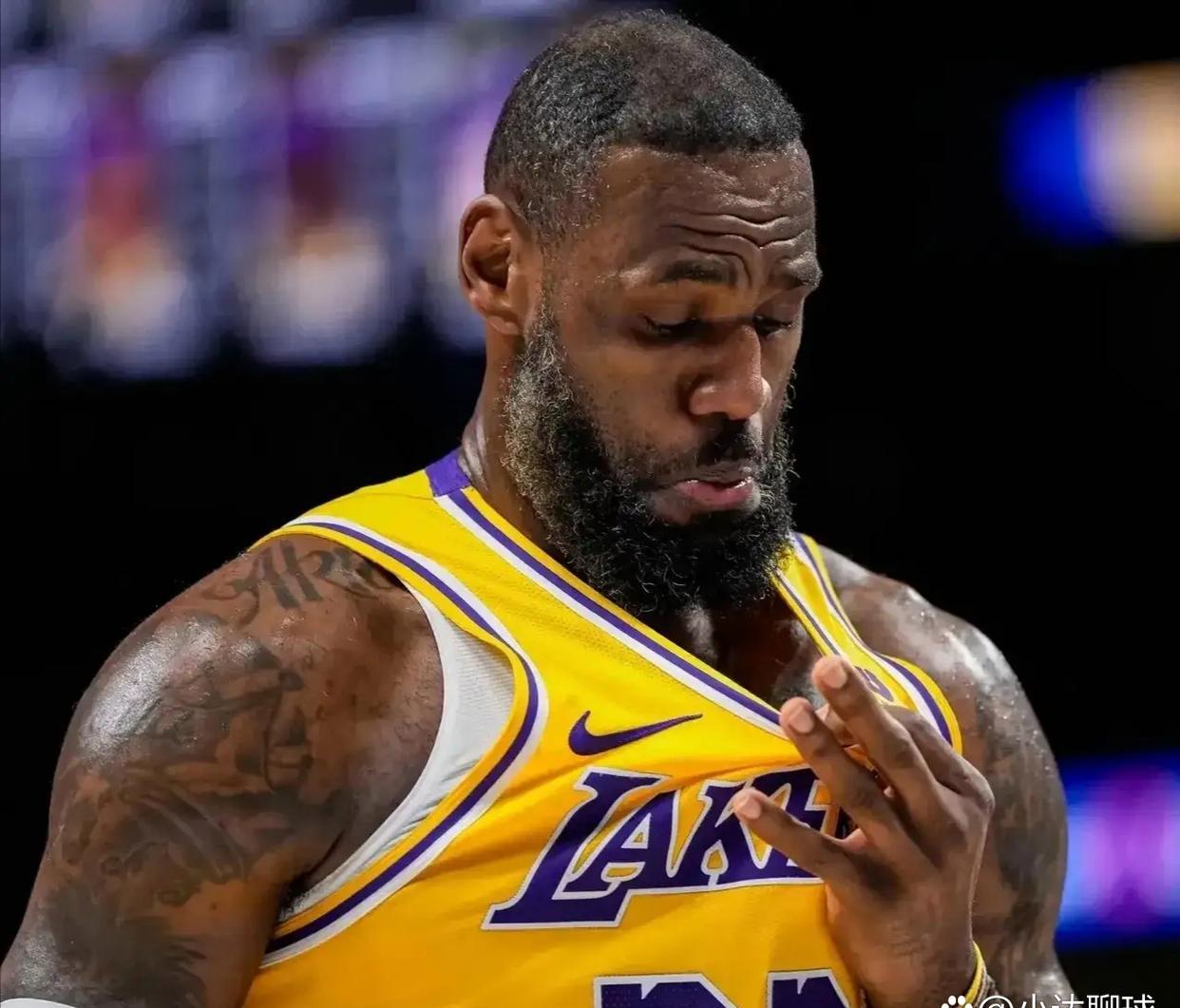 LDSPORTS-包含皇家马德里不断突破!,詹姆斯连续二十场比赛得分超过重要助攻观众掌声雷动的词条