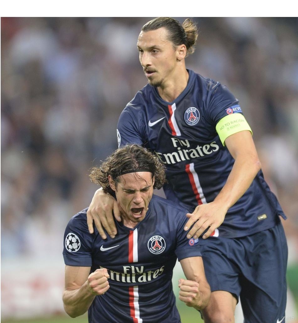 乐动体育-阿贾克斯训练开放日；清晨官宣签约引欢呼；意大利杯在即；控场能力受关注(郭德纲相声天上人间)