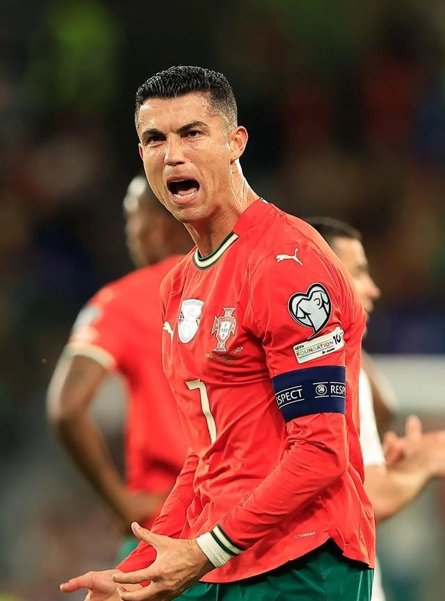 乐动体育-关于C罗遭遇二十连败，加拿大队教练面临压力！的信息